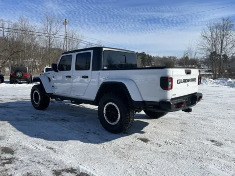 More photos of 2020 Jeep Gladiator Rubicon at Cambridge Truck, OH