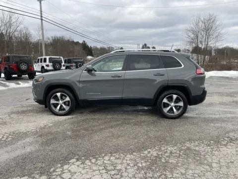 More photos of 2019 Jeep Cherokee Limited at Cambridge Truck, OH