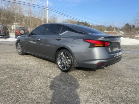 More photos of 2023 Nissan Altima 2.0 SR at Cambridge Truck, OH