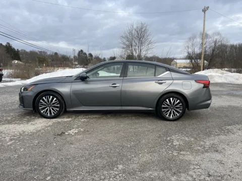 More photos of 2023 Nissan Altima 2.5 SV at Cambridge Truck, OH