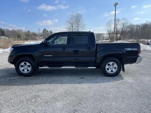 More photos of 2015 Toyota Tacoma at Cambridge Truck, OH