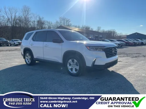 White 2023 Honda Pilot LX for sale in Cambridge, OH