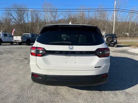More photos of 2023 Honda Pilot LX at Cambridge Truck, OH