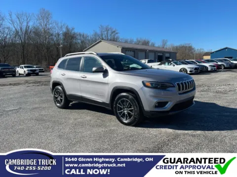 Silver 2019 Jeep Cherokee Limited for sale in Cambridge, OH