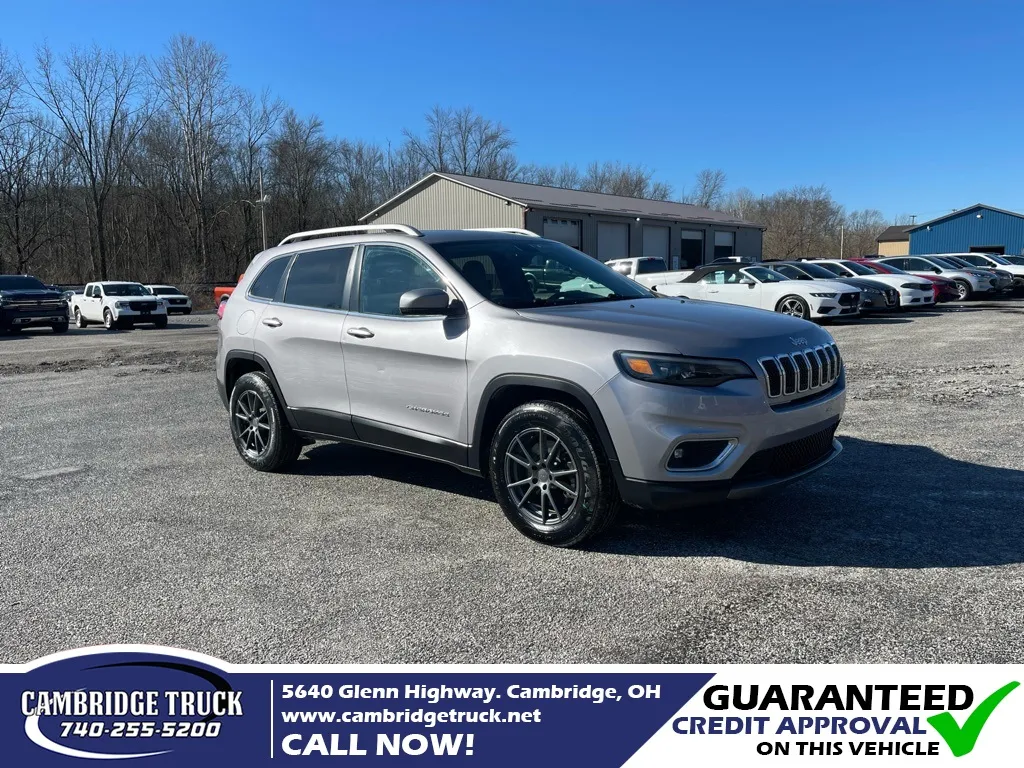 Silver 2019 Jeep Cherokee Limited for sale in Cambridge, OH