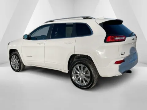 More photos of 2017 Jeep Cherokee Overland at Cambridge Truck, OH