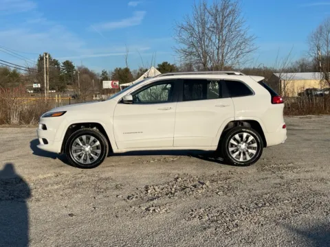 More photos of 2017 Jeep Cherokee Overland at Cambridge Truck, OH