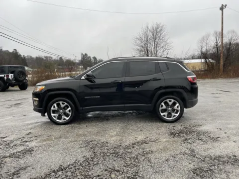More photos of 2018 Jeep Compass Limited at Cambridge Truck, OH