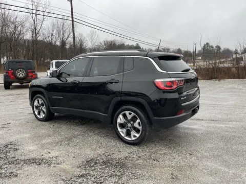 More photos of 2018 Jeep Compass Limited at Cambridge Truck, OH