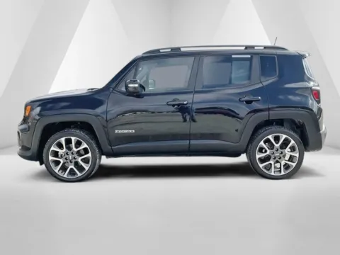 More photos of 2022 Jeep Renegade Limited at Cambridge Truck, OH