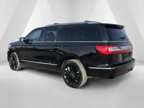 More photos of 2020 Lincoln Navigator L Reserve at Cambridge Truck, OH