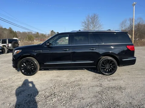 More photos of 2020 Lincoln Navigator L Reserve at Cambridge Truck, OH