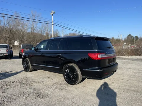 More photos of 2020 Lincoln Navigator L Reserve at Cambridge Truck, OH