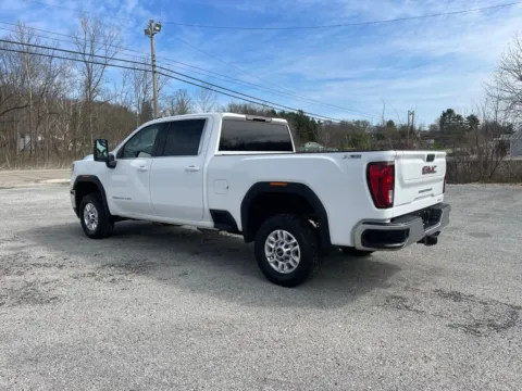 More photos of 2022 GMC Sierra 2500HD SLE at Cambridge Truck, OH