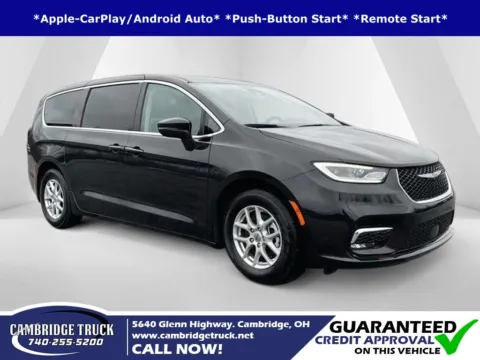 Black 2023 Chrysler Pacifica Touring L for sale in Cambridge, OH