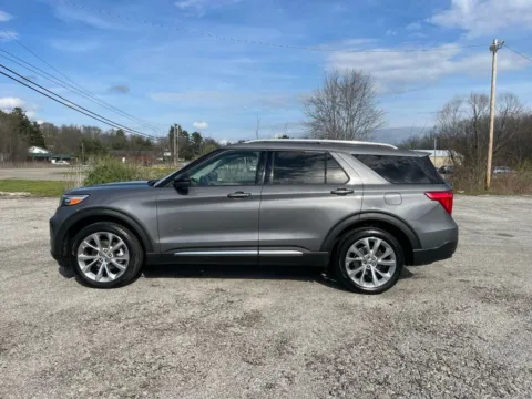 More photos of 2021 Ford Explorer Platinum at Cambridge Truck, OH