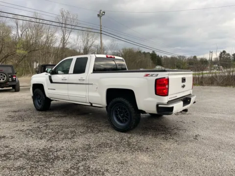 More photos of 2018 Chevrolet Silverado 1500 LT at Cambridge Truck, OH