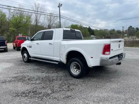 More photos of 2018 Ram 3500 Laramie at Cambridge Truck, OH