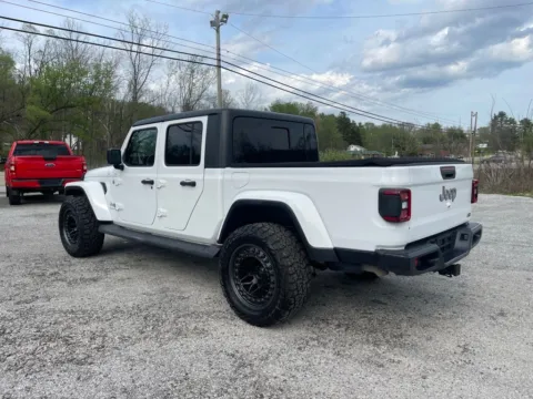 More photos of 2020 Jeep Gladiator Overland at Cambridge Truck, OH