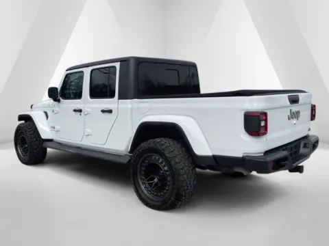 More photos of 2020 Jeep Gladiator Overland at Cambridge Truck, OH