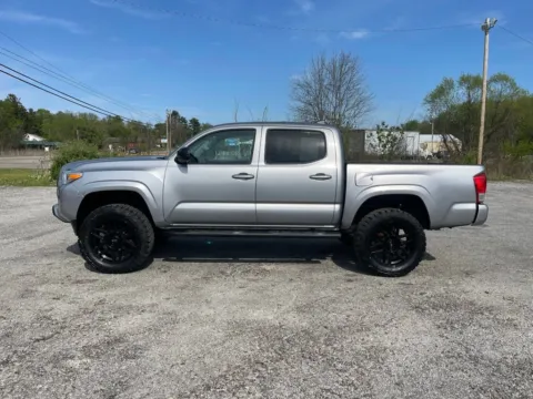 More photos of 2020 Toyota Tacoma SR at Cambridge Truck, OH