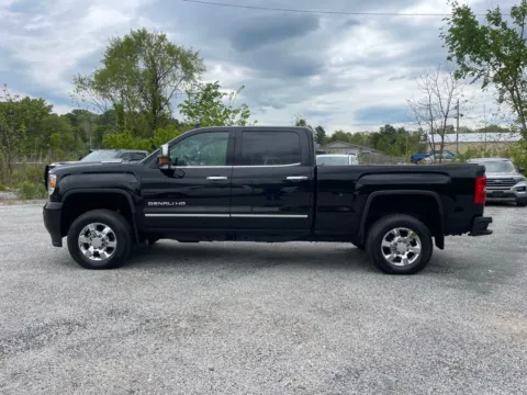 More photos of 2018 GMC Sierra 3500HD Denali at Cambridge Truck, OH
