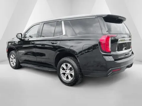More photos of 2021 GMC Yukon SLE at Cambridge Truck, OH
