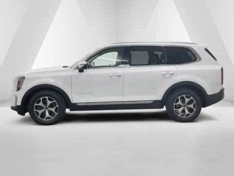 More photos of 2022 Kia Telluride EX at Cambridge Truck, OH