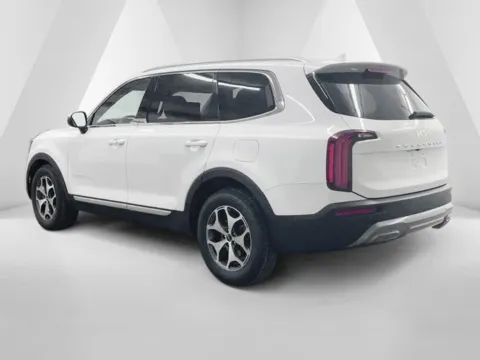 More photos of 2022 Kia Telluride EX at Cambridge Truck, OH