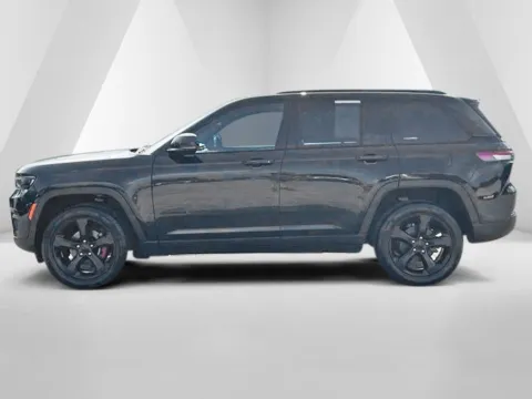 More photos of 2023 Jeep Grand Cherokee Altitude X at Cambridge Truck, OH
