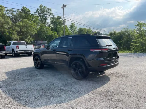 More photos of 2023 Jeep Grand Cherokee Altitude X at Cambridge Truck, OH