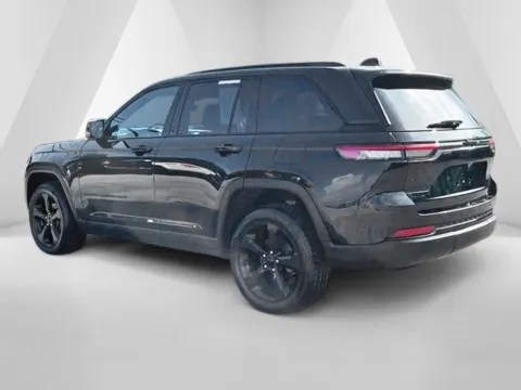 More photos of 2023 Jeep Grand Cherokee Altitude X at Cambridge Truck, OH