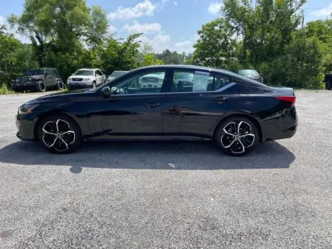 More photos of 2024 Nissan Altima 2.5 SR at Cambridge Truck, OH