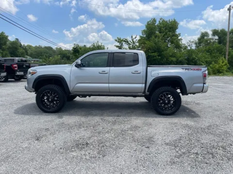 More photos of 2021 Toyota Tacoma TRD Off-Road at Cambridge Truck, OH