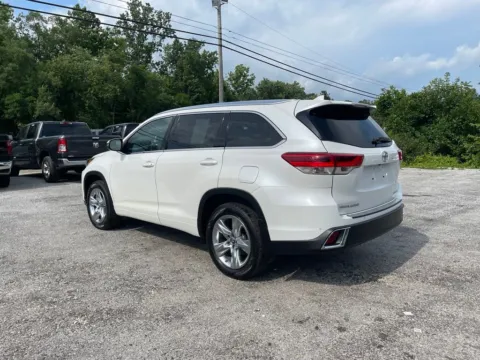 More photos of 2019 Toyota Highlander Limited at Cambridge Truck, OH