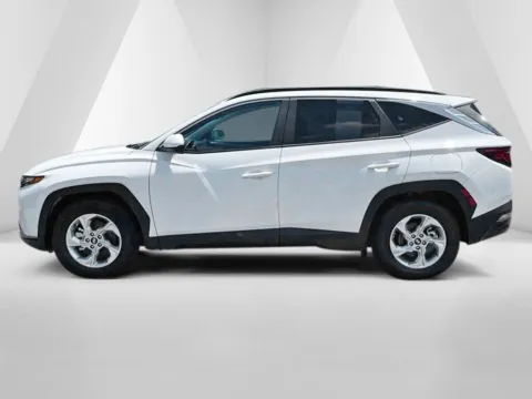 More photos of 2024 Hyundai Tucson SEL at Cambridge Truck, OH
