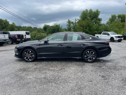 More photos of 2025 Hyundai Sonata SEL at Cambridge Truck, OH