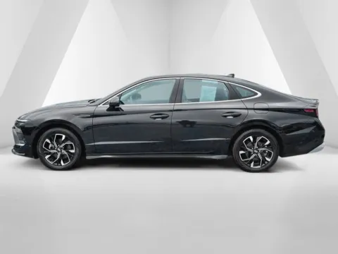 More photos of 2025 Hyundai Sonata SEL at Cambridge Truck, OH