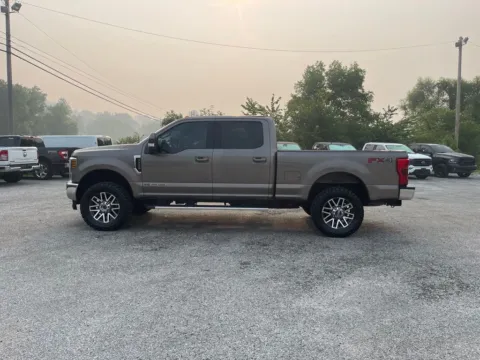 More photos of 2019 Ford F-250SD Lariat at Cambridge Truck, OH
