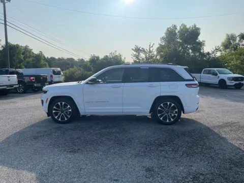 More photos of 2022 Jeep Grand Cherokee Overland at Cambridge Truck, OH