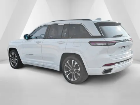 More photos of 2022 Jeep Grand Cherokee Overland at Cambridge Truck, OH