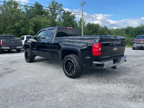 More photos of 2018 Chevrolet Silverado 1500 LT at Cambridge Truck, OH