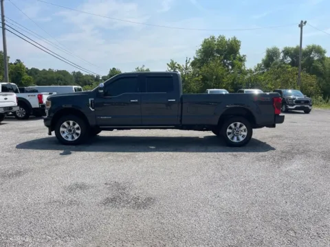 More photos of 2021 Ford F-350SD Platinum at Cambridge Truck, OH