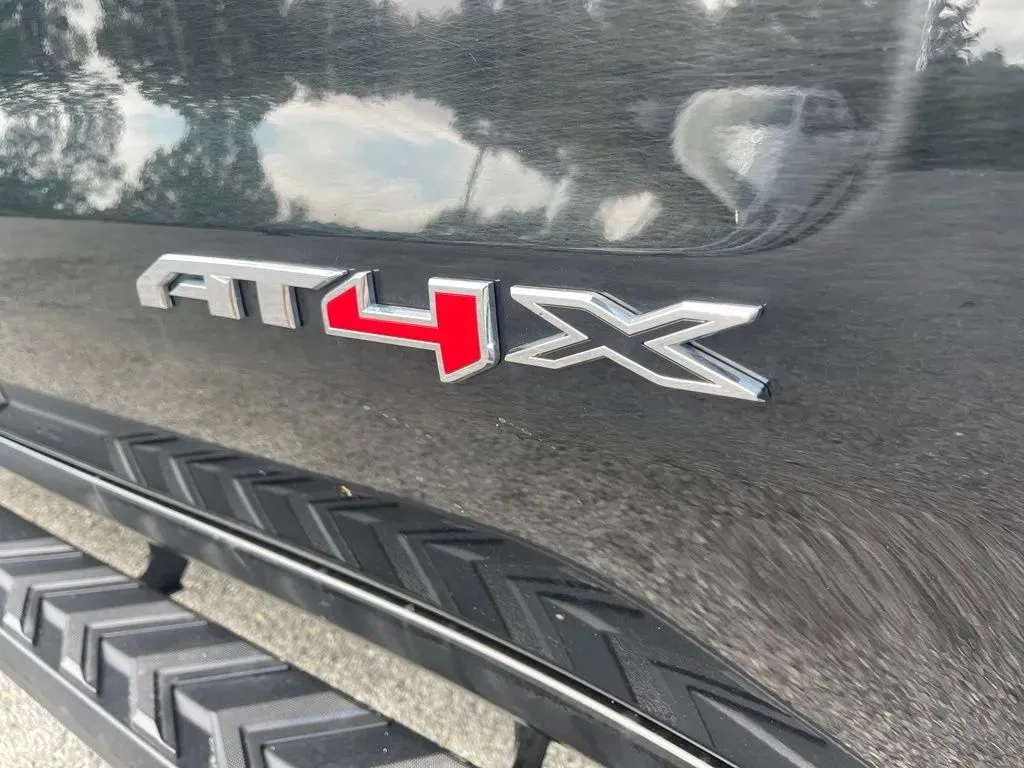 2023 GMC Sierra 1500 AT4X - Photo 12