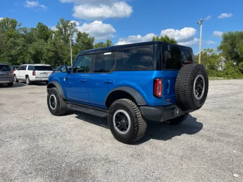 More photos of 2024 Ford Bronco Outer Banks at Cambridge Truck, OH