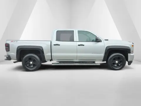 More photos of 2017 Chevrolet Silverado 1500 LT at Cambridge Truck, OH
