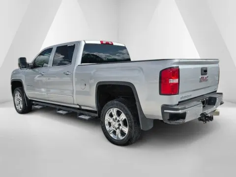 More photos of 2017 GMC Sierra 2500 HD SLT at Cambridge Truck, OH
