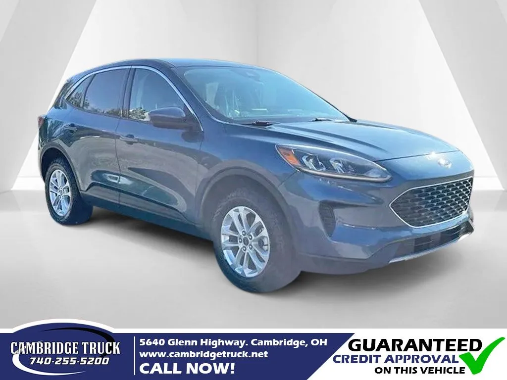 Blue 2020 Ford Escape SE for sale in Cambridge, OH