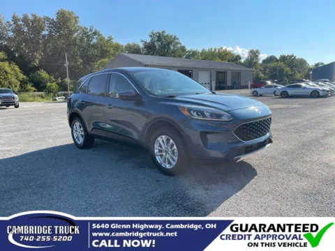 Blue 2020 Ford Escape SE for sale in Cambridge, OH