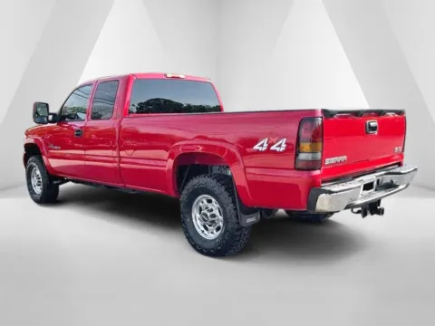 More photos of 2004 GMC Sierra 2500 HD SLT at Cambridge Truck, OH